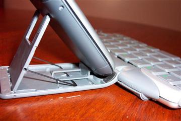 Stowaway Bluetooth Keyboard: inclination control